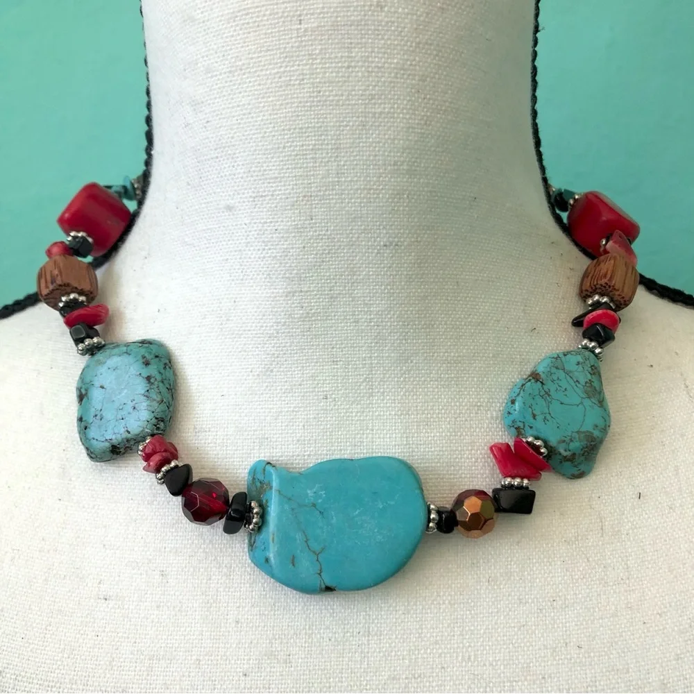 Southwestern Faux Turquoise Faux Bamboo Coral Stone Chip Collar Necklace 17” - Picture 3 of 17